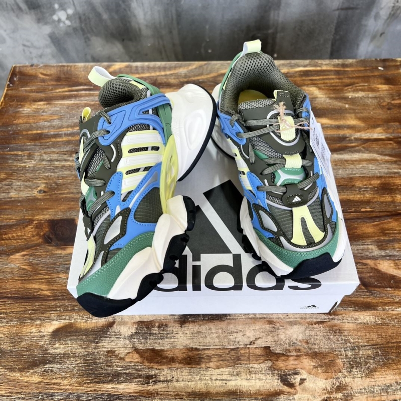 Adidas Sneakers